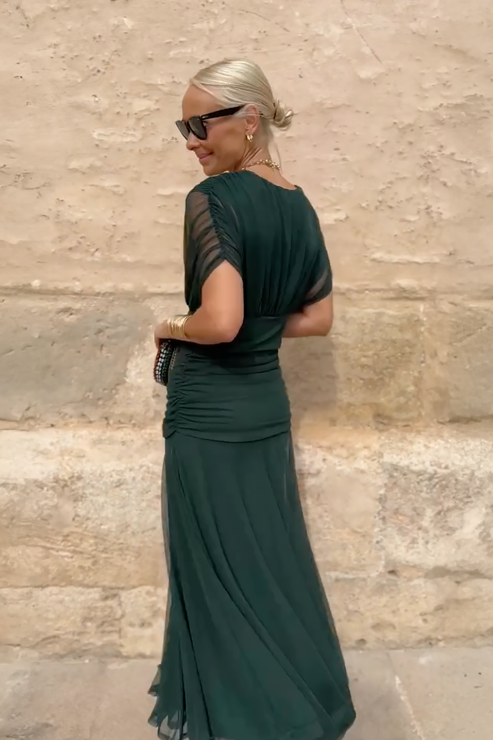 Celestia Glow – The elegant maxi dress that turns every moment into an occasion