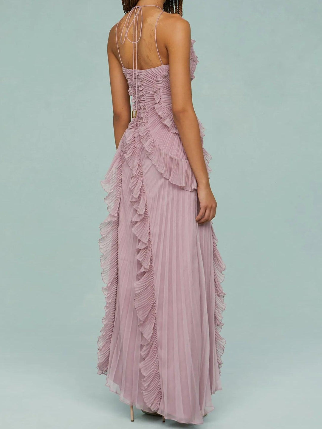 Ravelle Grace – Elegant movement with a flawless silhouette